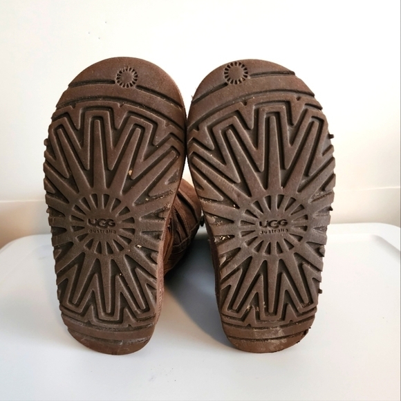 UGG Maddi II boots Size 1 - Picture 7 of 10